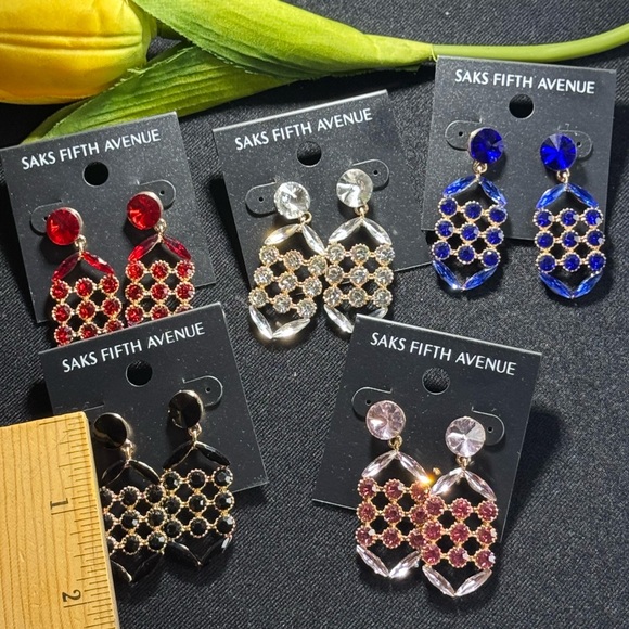 Glamorous Saks Fifth Avenue Blue Crystal Post With Dangle Waffle Design 2in - Picture 9 of 9